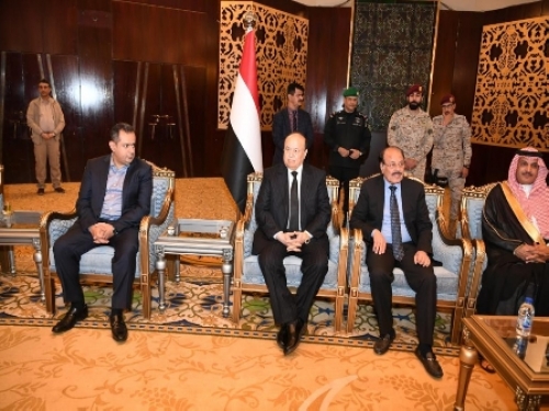 الرئيس هادي والجنرال الاحمر ومعين عبدالملك